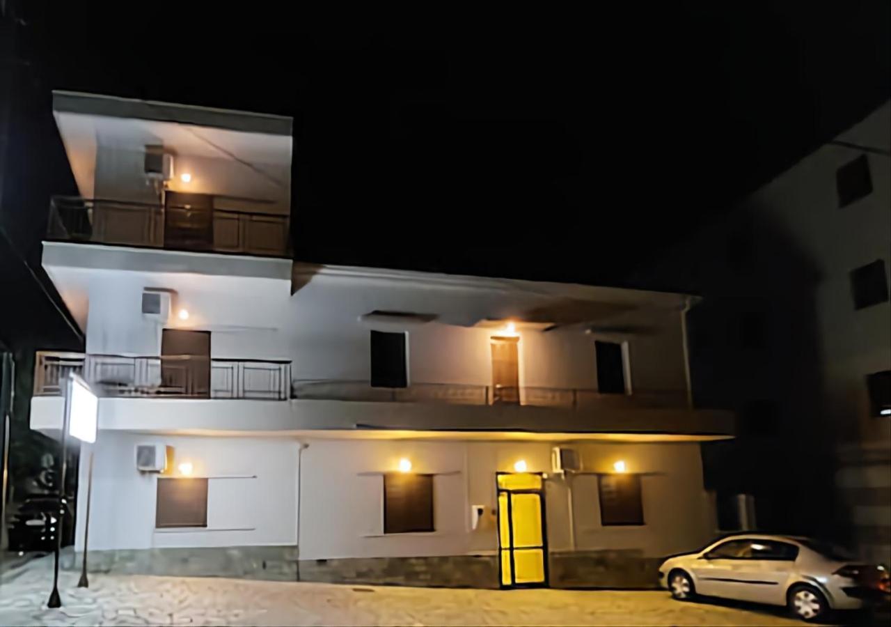 Polemarhos Guest House 6 كالامباكا المظهر الخارجي الصورة